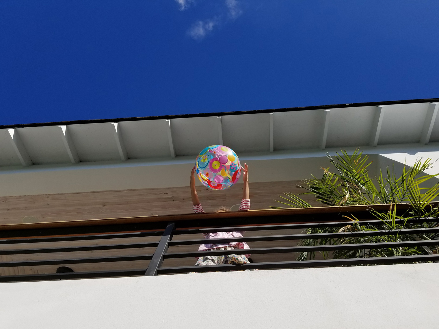 BahaBallBalconyWebRes